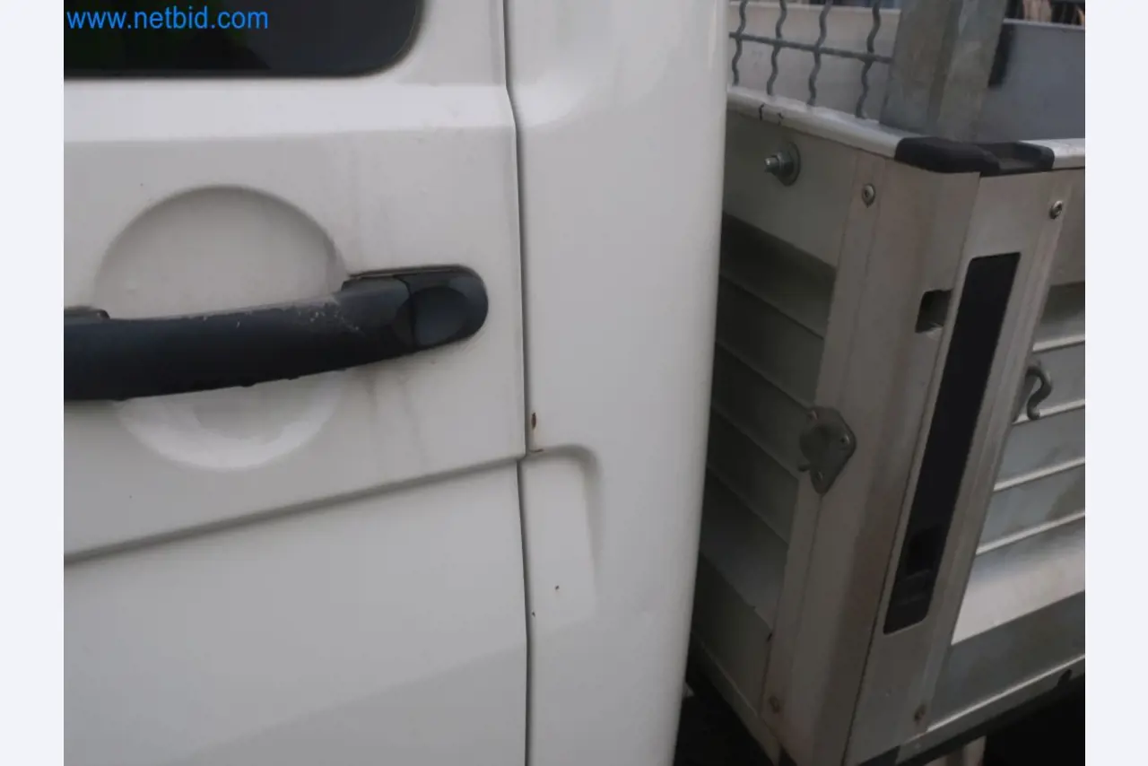 Zakłady produkcji i magazynowania mineralnych produktów olejowych, jak również surowców i produktów gotowych do produkcji smarów.-6