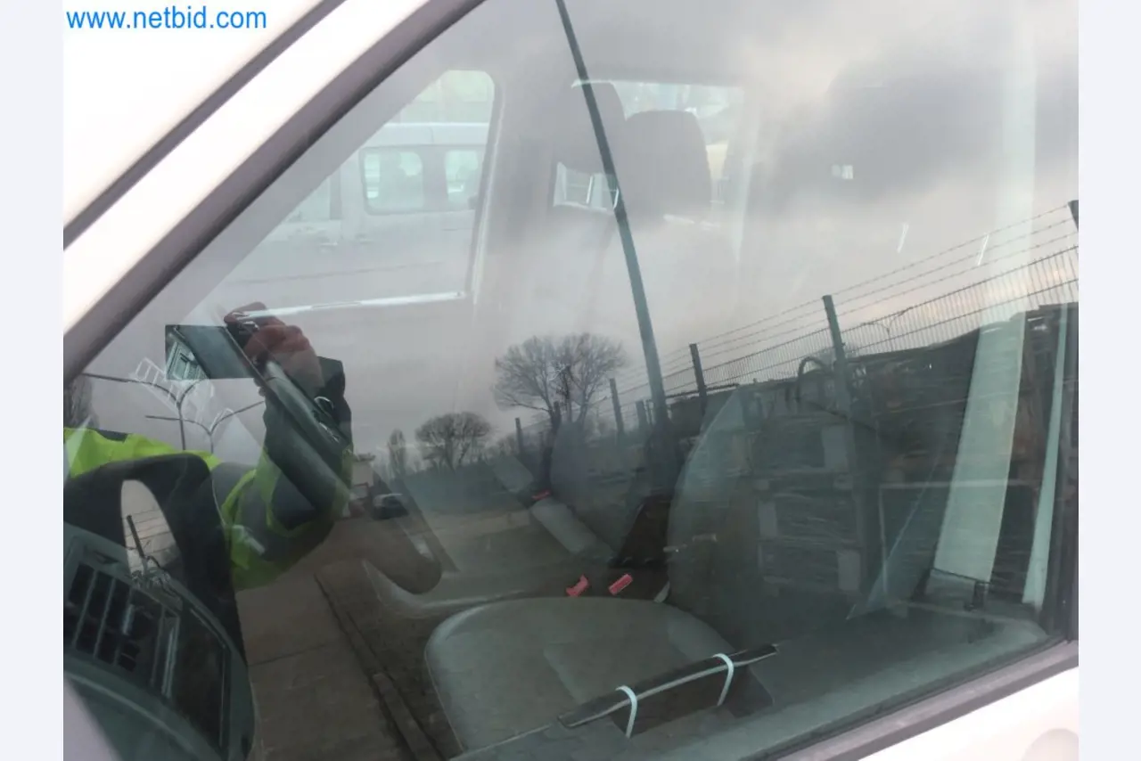 Zakłady produkcji i magazynowania mineralnych produktów olejowych, jak również surowców i produktów gotowych do produkcji smarów.-7