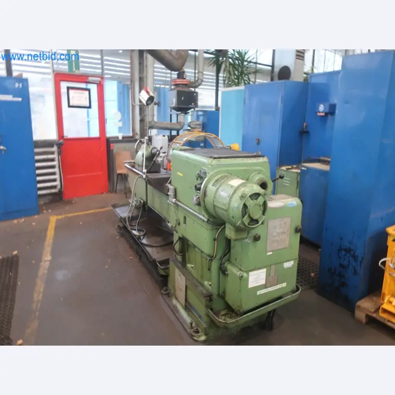 Zakłady produkcji i magazynowania mineralnych produktów olejowych, jak również surowców i produktów gotowych do produkcji smarów.-1