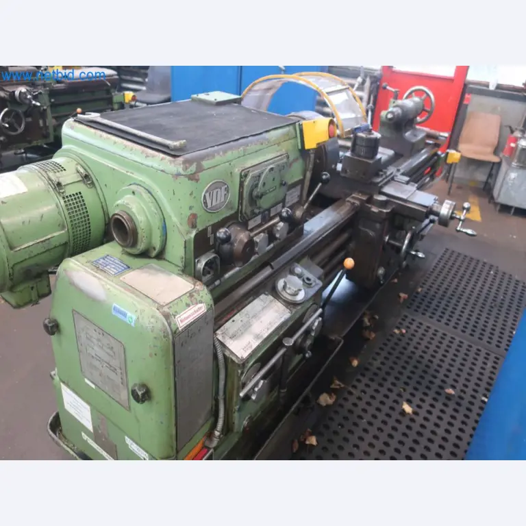 Zakłady produkcji i magazynowania mineralnych produktów olejowych, jak również surowców i produktów gotowych do produkcji smarów.-2