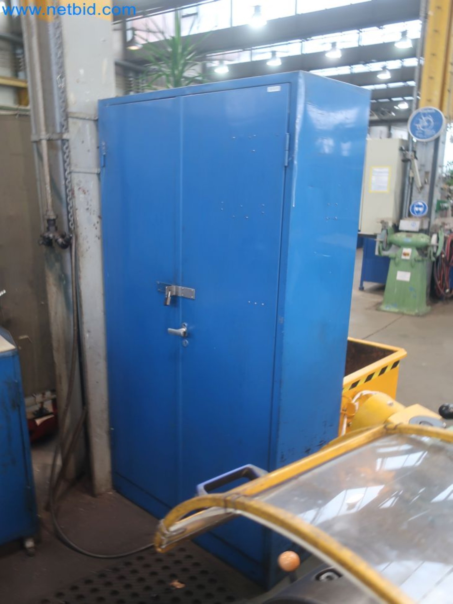 Plants for the production and storage of mineral oil products as well as input and finished products for the production of lubricants-3