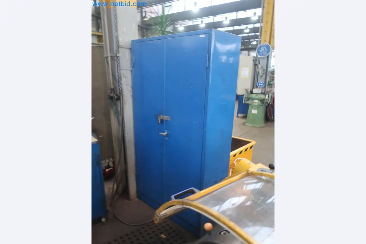 Zakłady produkcji i magazynowania mineralnych produktów olejowych, jak również surowców i produktów gotowych do produkcji smarów.-3