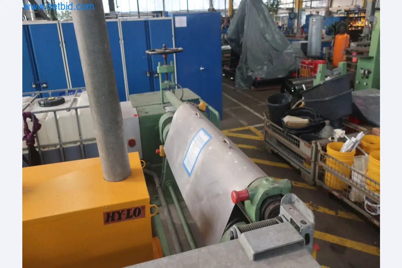 Zakłady produkcji i magazynowania mineralnych produktów olejowych, jak również surowców i produktów gotowych do produkcji smarów.-2