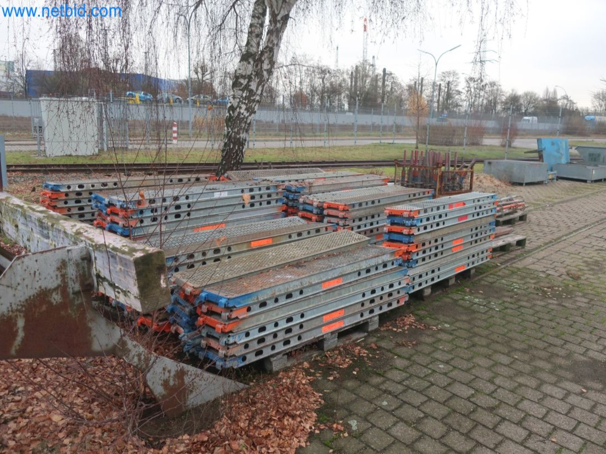 Plants for the production and storage of mineral oil products as well as input and finished products for the production of lubricants-1