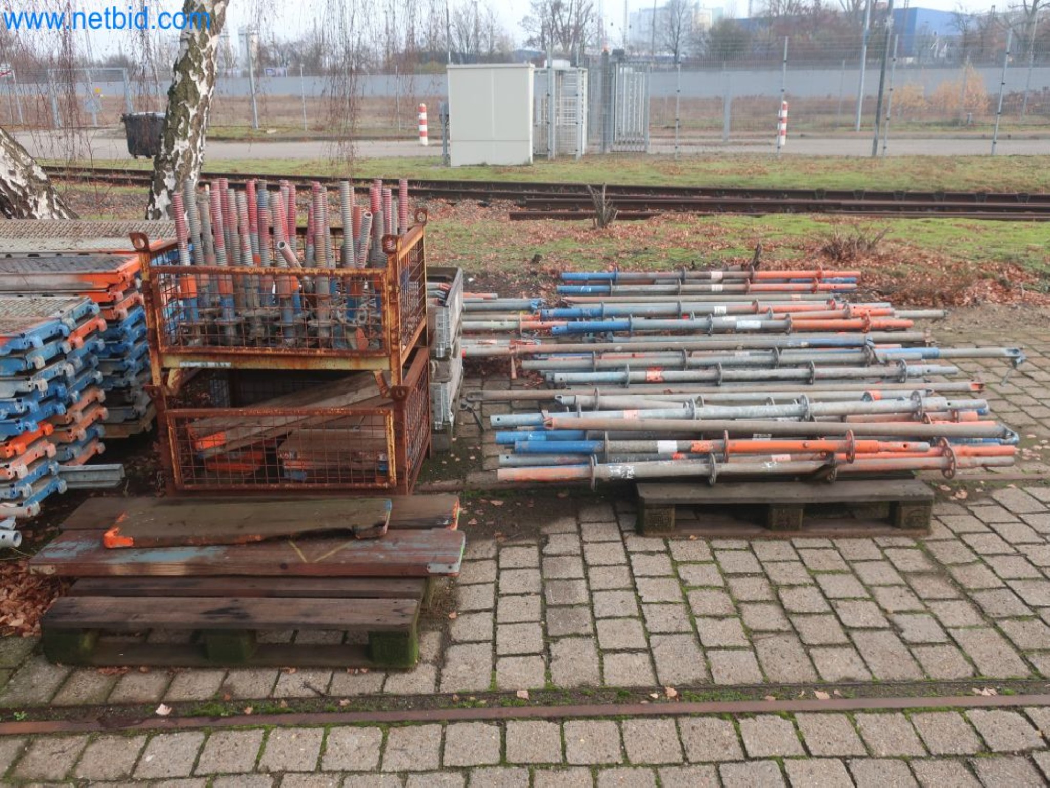 Plants for the production and storage of mineral oil products as well as input and finished products for the production of lubricants-5