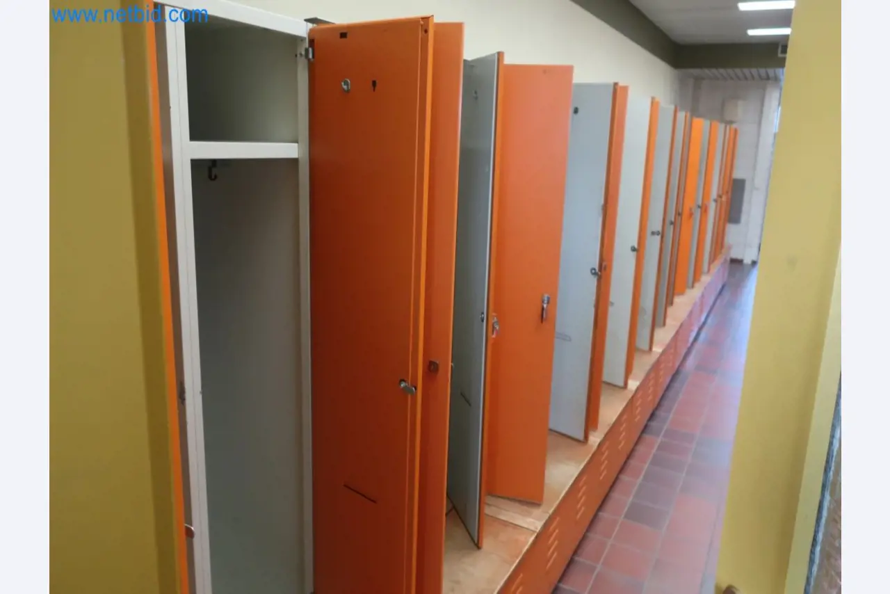 Zakłady produkcji i magazynowania mineralnych produktów olejowych, jak również surowców i produktów gotowych do produkcji smarów.-2