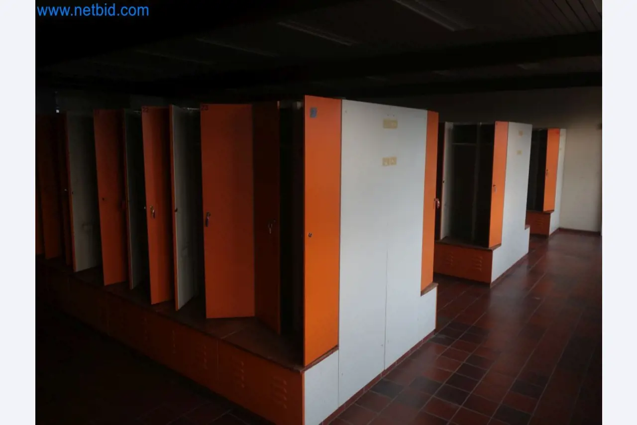 Zakłady produkcji i magazynowania mineralnych produktów olejowych, jak również surowców i produktów gotowych do produkcji smarów.-4