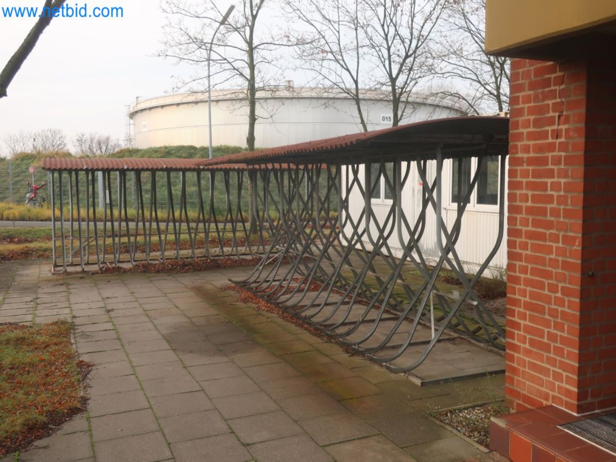 Magazinbestände, Rohöl-/Gas-Öl-/Einsatzpumpen sowie Betriebsausstattung einer Raffinerie-1