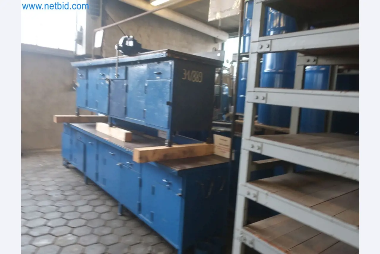 Installations pour la fabrication et le stockage de produits pétroliers ainsi que de produits d'alimentation et de produits finis pour la fabrication de lubrifiants-1