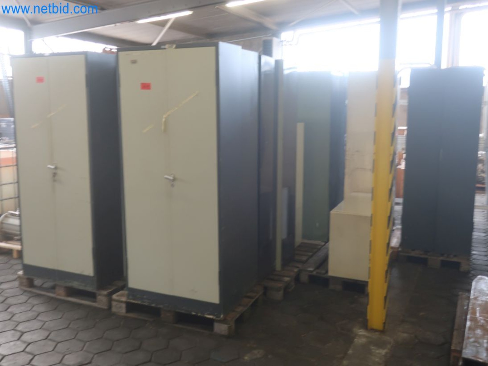 Plants for the production and storage of mineral oil products as well as input and finished products for the production of lubricants-3