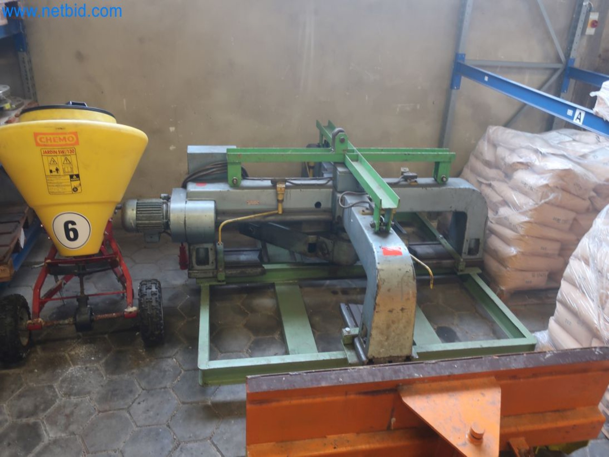 Plants for the production and storage of mineral oil products as well as input and finished products for the production of lubricants-4