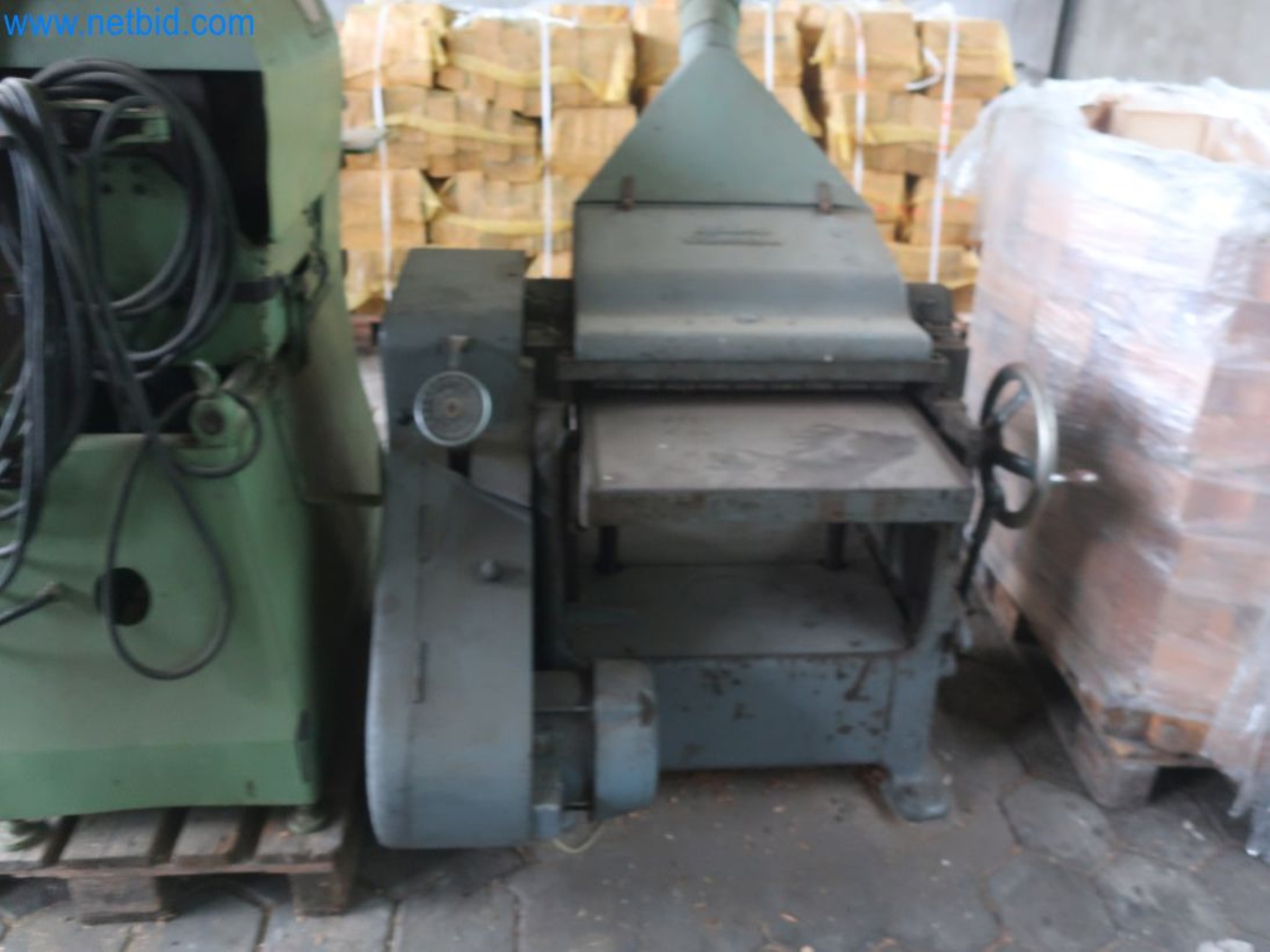 Závody na výrobu a skladování produktů z minerálních olejů, jakož i vstupů a hotových výrobků pro výrobu maziv.-17