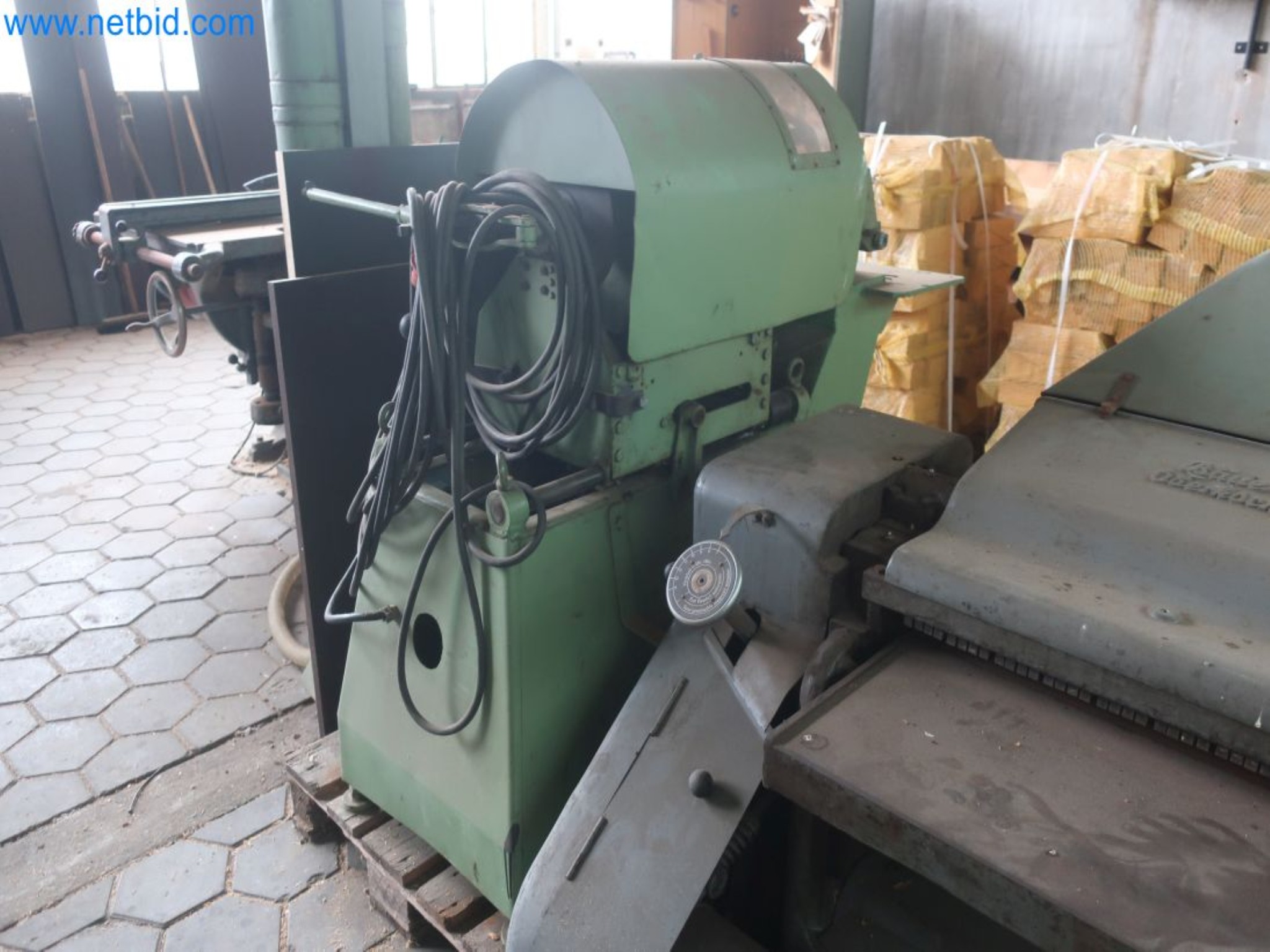 Závody na výrobu a skladování produktů z minerálních olejů, jakož i vstupů a hotových výrobků pro výrobu maziv.-18