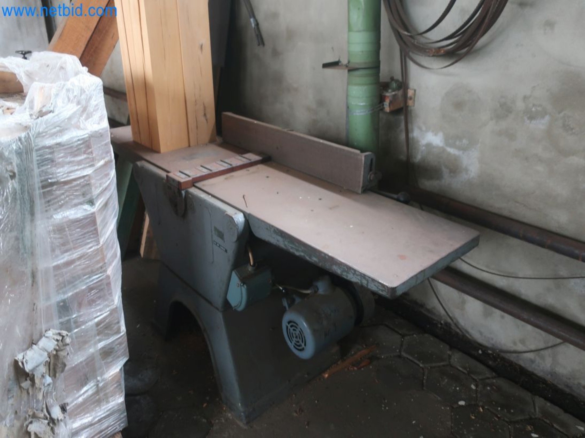 Závody na výrobu a skladování produktů z minerálních olejů, jakož i vstupů a hotových výrobků pro výrobu maziv.-19