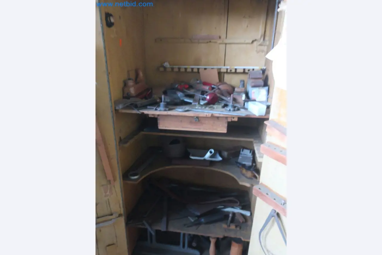 Plantas de producción y almacenamiento de productos derivados del petróleo, así como de insumos y productos acabados para la fabricación de lubricantes.-20