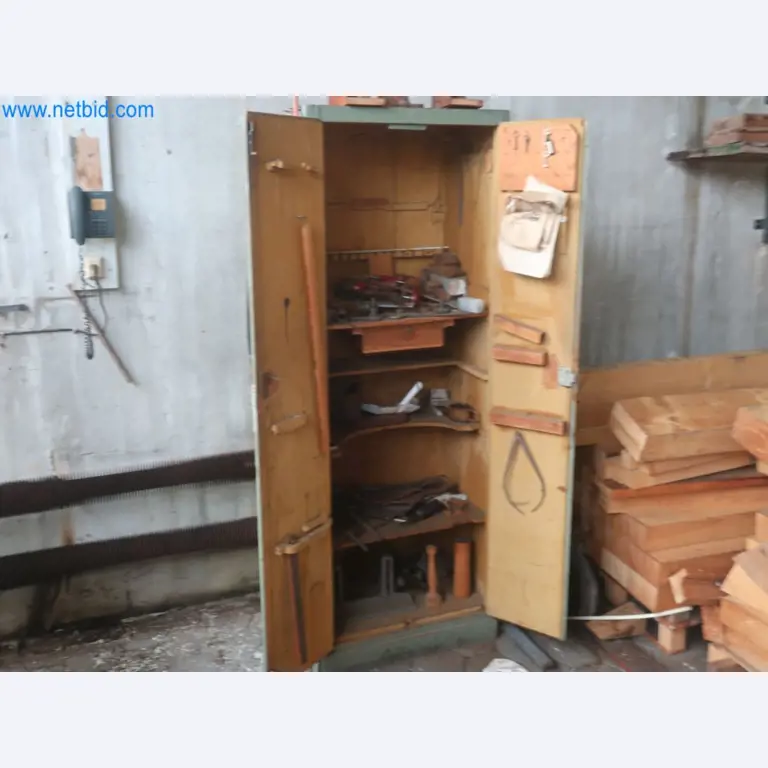 Plantas de producción y almacenamiento de productos derivados del petróleo, así como de insumos y productos acabados para la fabricación de lubricantes.-9