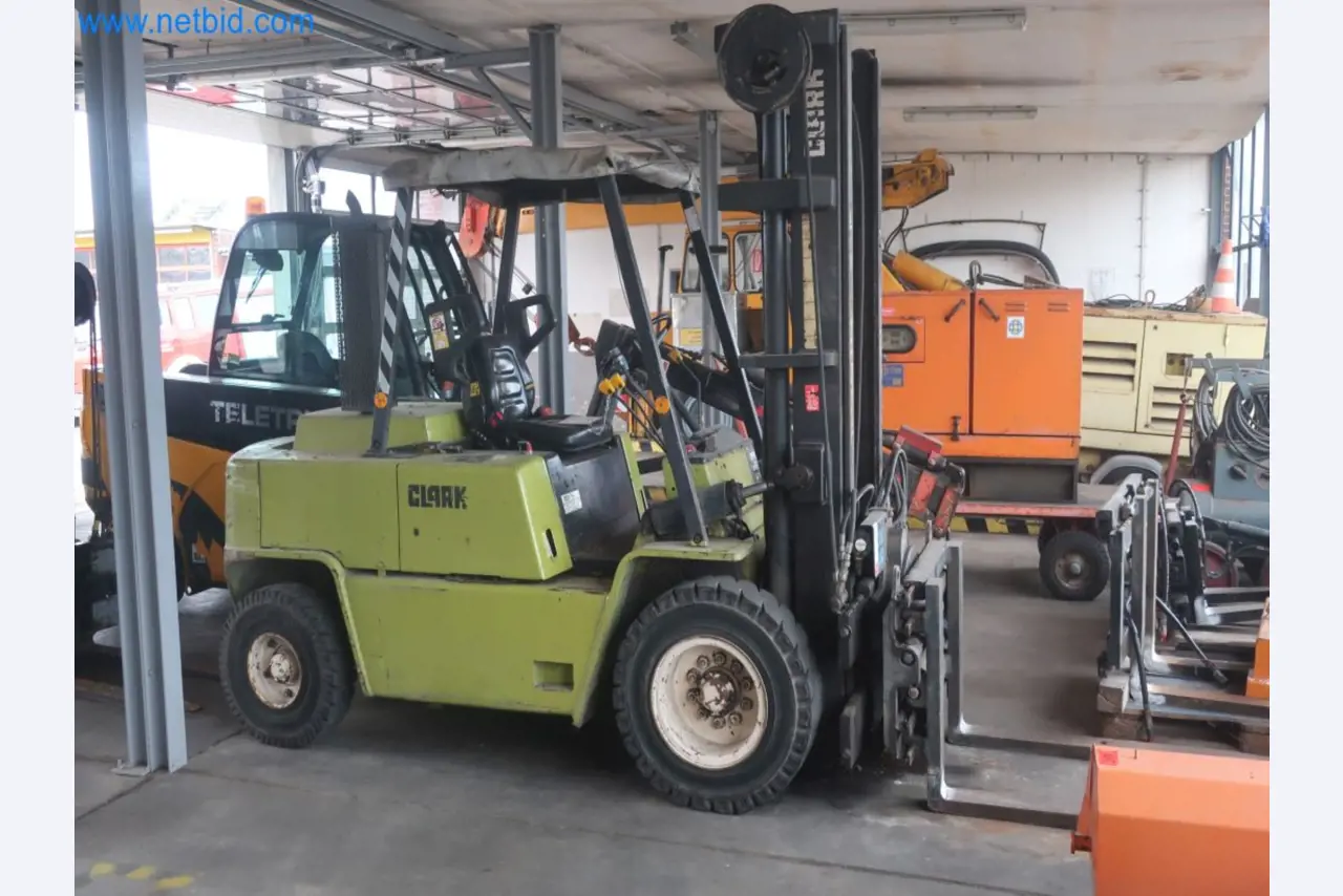 Zakłady produkcji i magazynowania mineralnych produktów olejowych, jak również surowców i produktów gotowych do produkcji smarów.-1