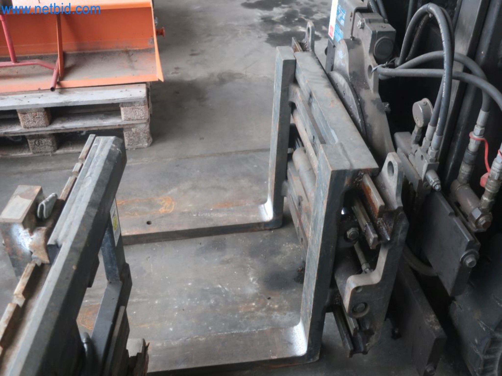 Plants for the production and storage of mineral oil products as well as input and finished products for the production of lubricants-3