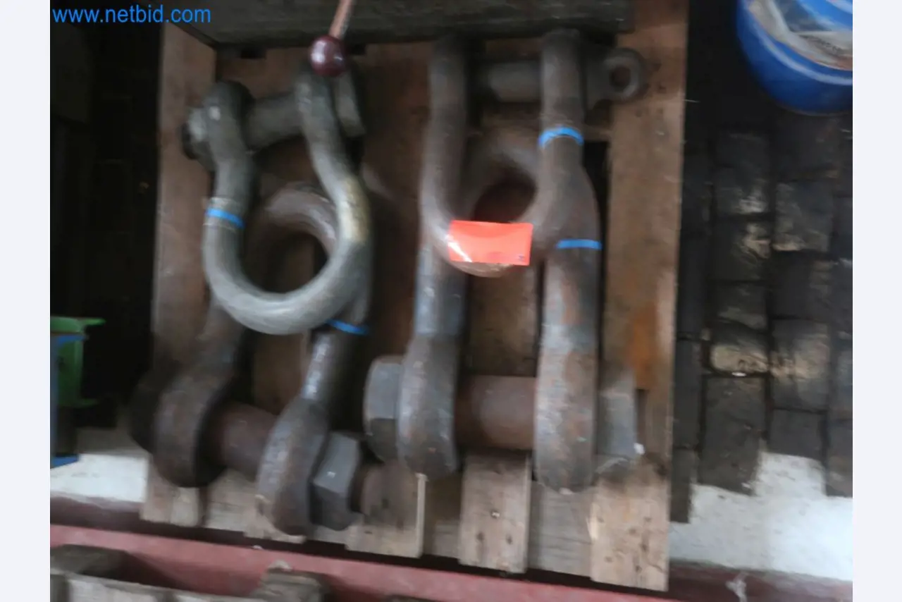 Zakłady produkcji i magazynowania mineralnych produktów olejowych, jak również surowców i produktów gotowych do produkcji smarów.-6