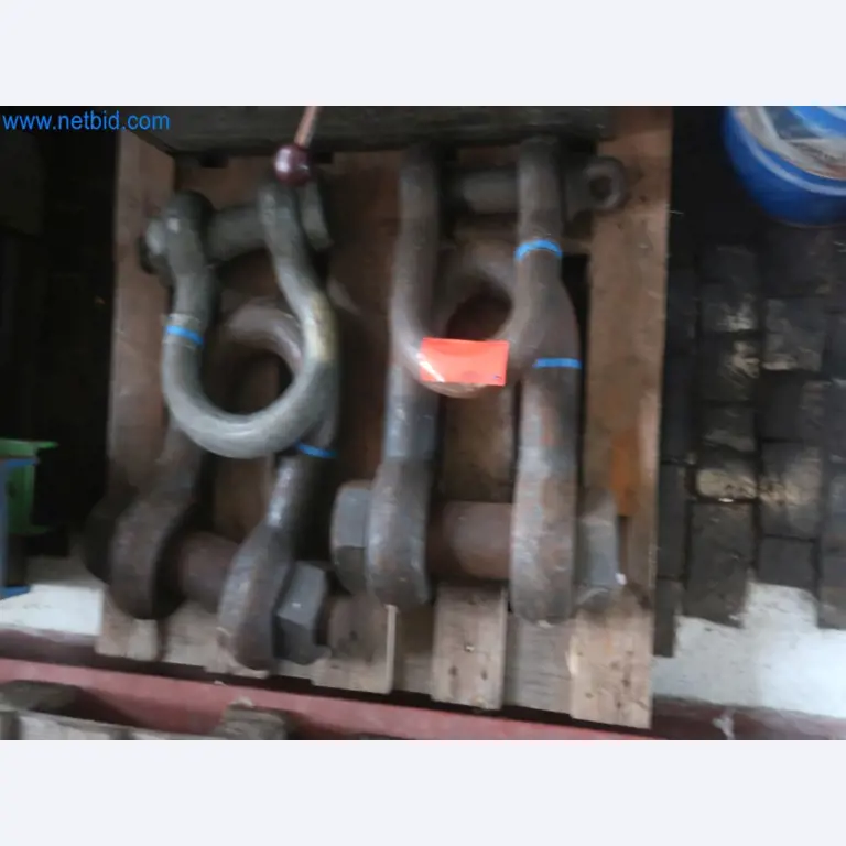 Zakłady produkcji i magazynowania mineralnych produktów olejowych, jak również surowców i produktów gotowych do produkcji smarów.-6