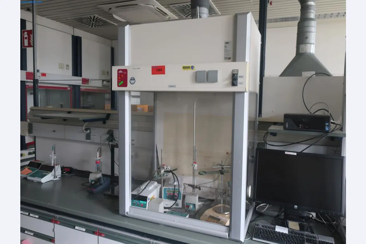 Magazine stocks, crude oil/gas/oil pumps and operating equipment of a refinery-1