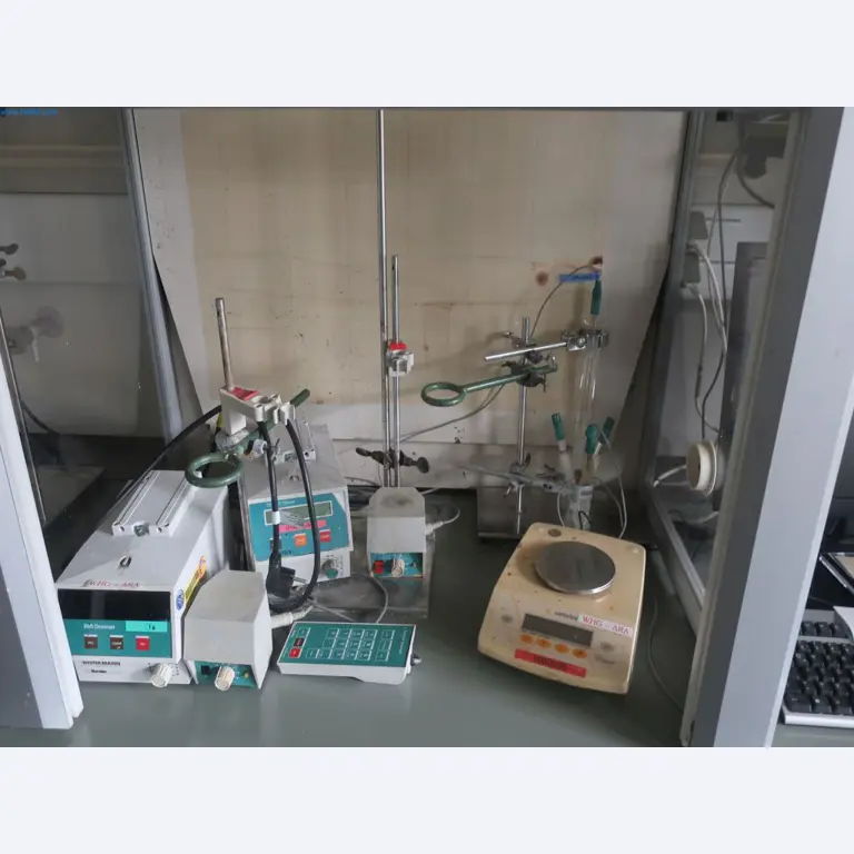 Magazine stocks, crude oil/gas/oil pumps and operating equipment of a refinery-2