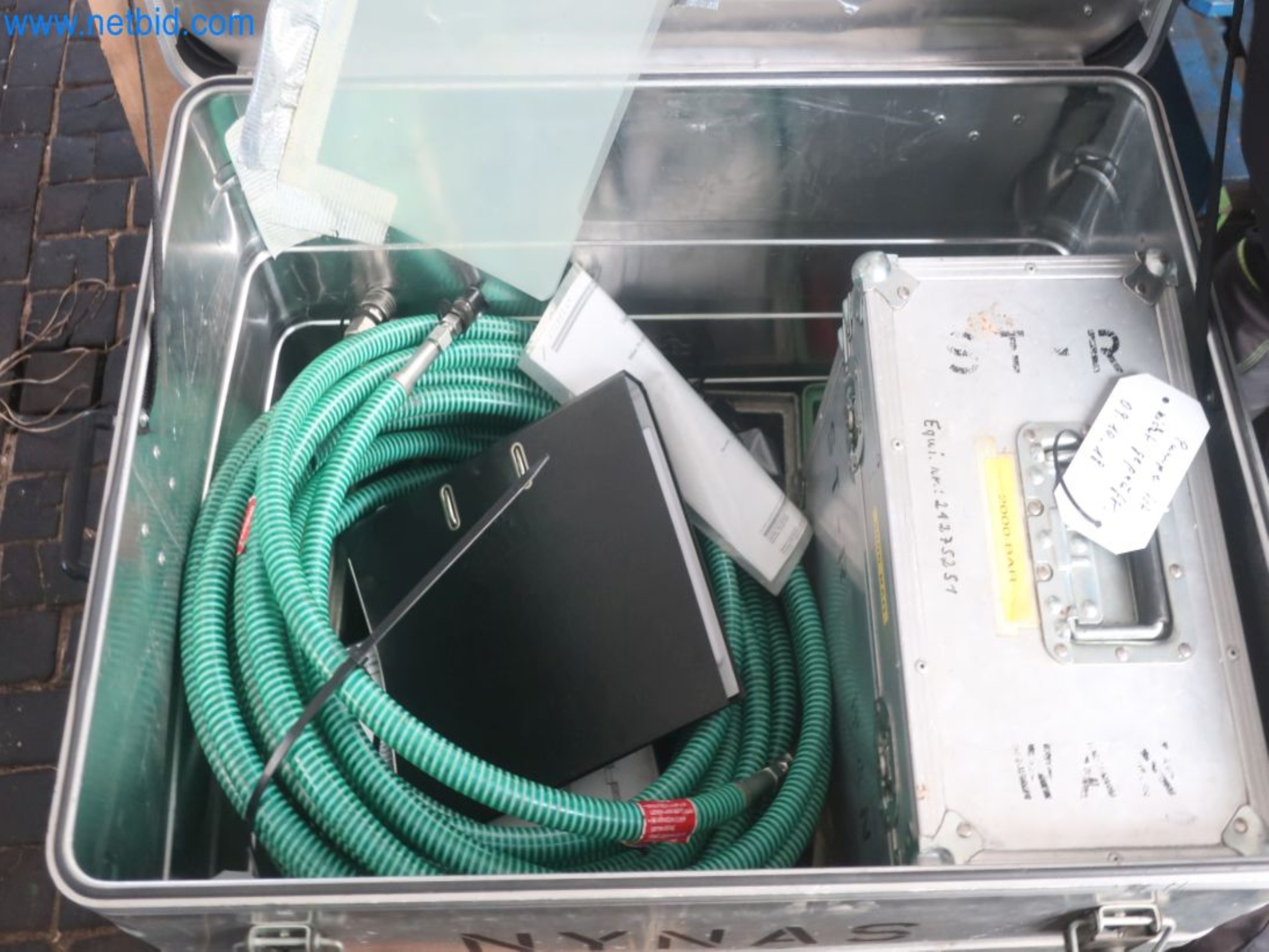 Magazinbestände, Rohöl-/Gas-Öl-/Einsatzpumpen sowie Betriebsausstattung einer Raffinerie-1