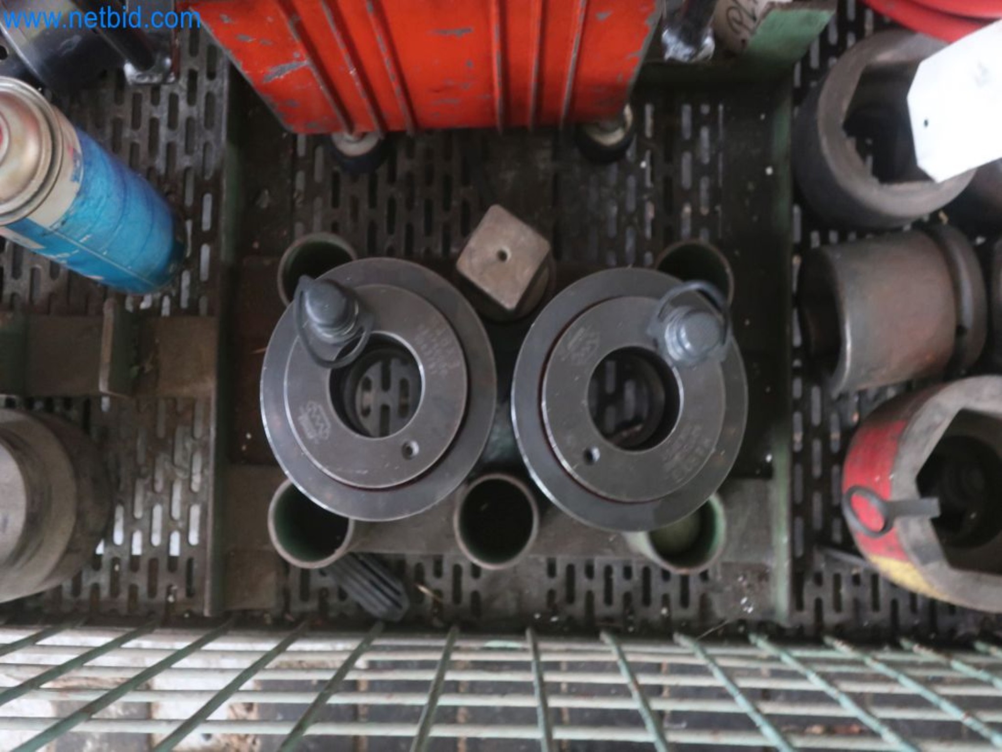 Magazinbestände, Rohöl-/Gas-Öl-/Einsatzpumpen sowie Betriebsausstattung einer Raffinerie-3