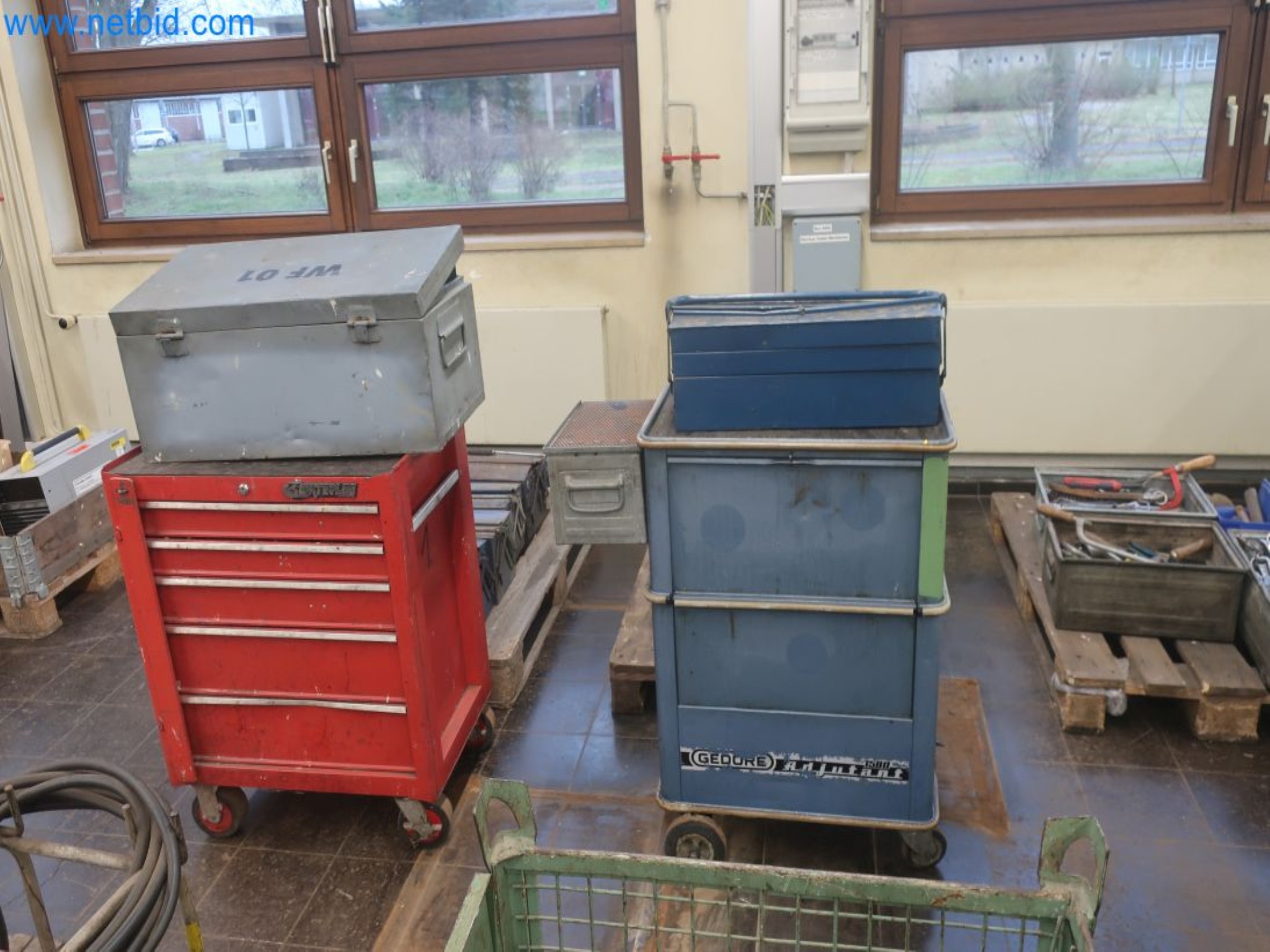 Plants for the production and storage of mineral oil products as well as input and finished products for the production of lubricants-1