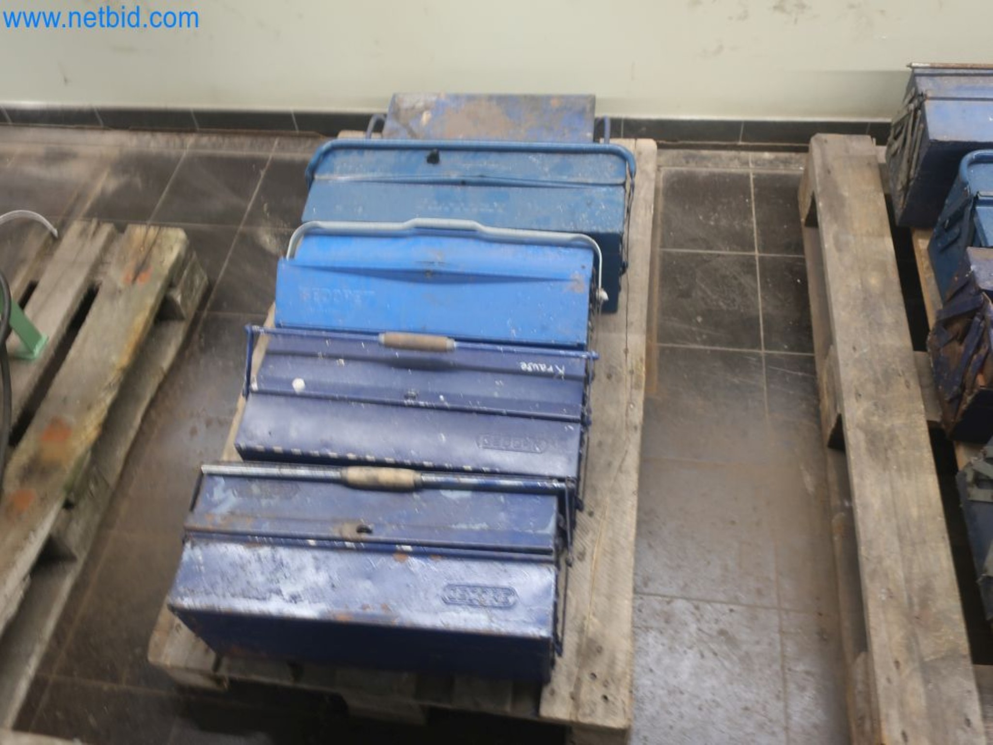 Plants for the production and storage of mineral oil products as well as input and finished products for the production of lubricants-5