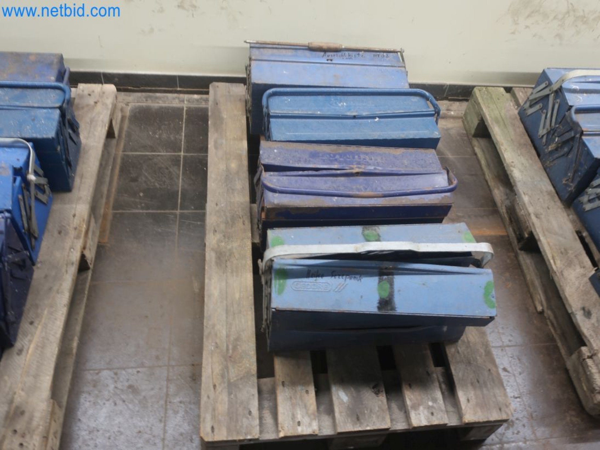 Plants for the production and storage of mineral oil products as well as input and finished products for the production of lubricants-6