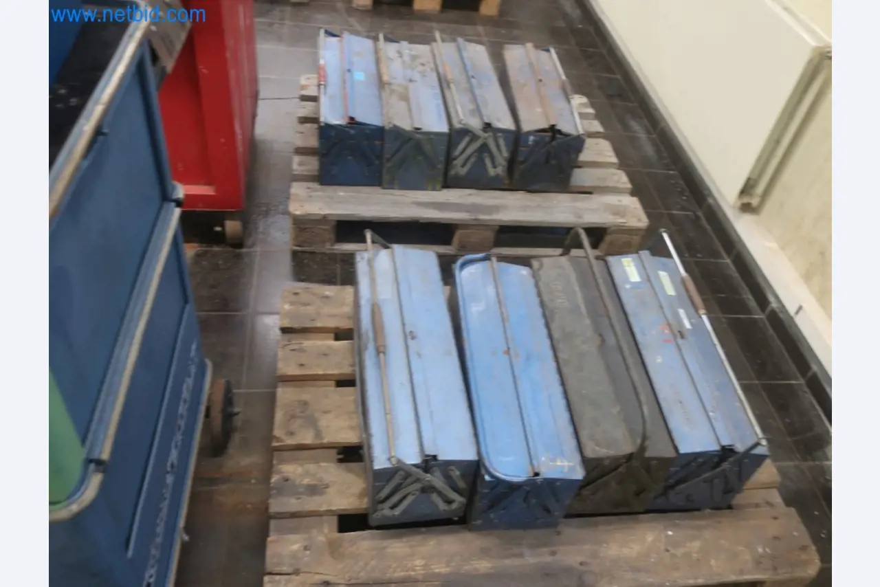 Zakłady produkcji i magazynowania mineralnych produktów olejowych, jak również surowców i produktów gotowych do produkcji smarów.-8