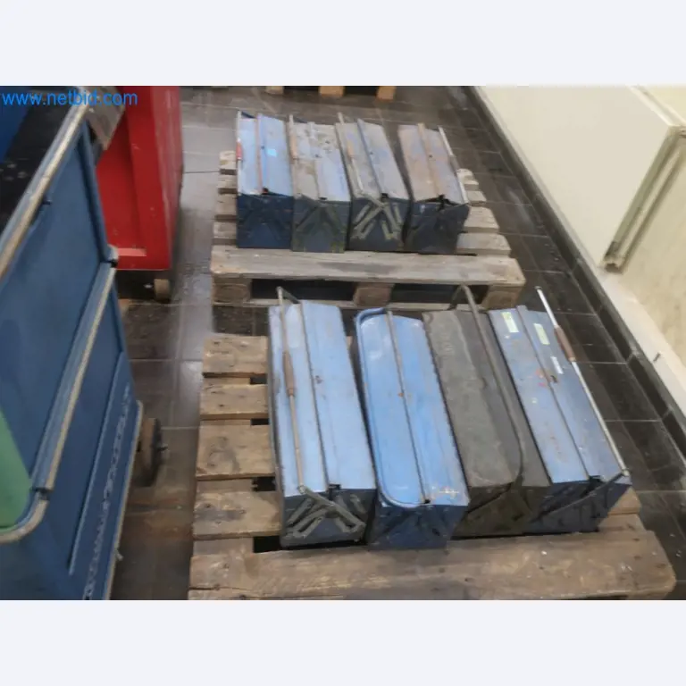 Zakłady produkcji i magazynowania mineralnych produktów olejowych, jak również surowców i produktów gotowych do produkcji smarów.-8