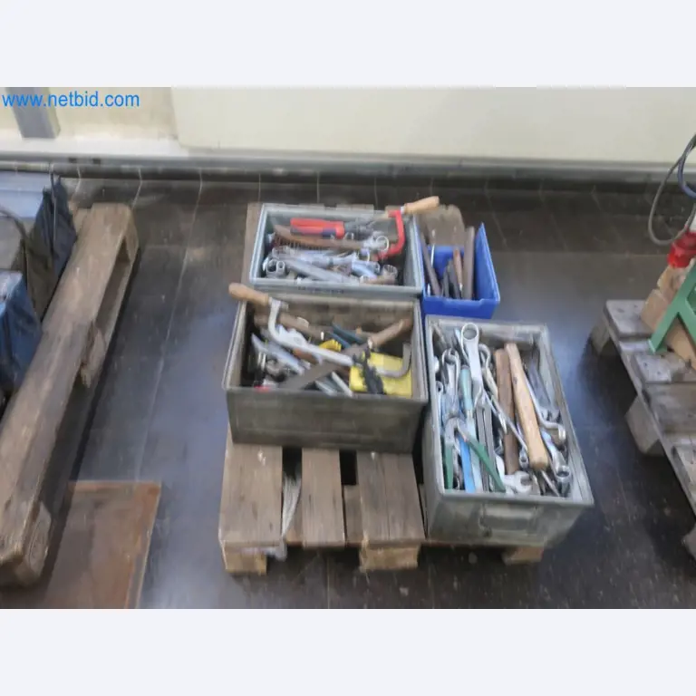 Zakłady produkcji i magazynowania mineralnych produktów olejowych, jak również surowców i produktów gotowych do produkcji smarów.-9