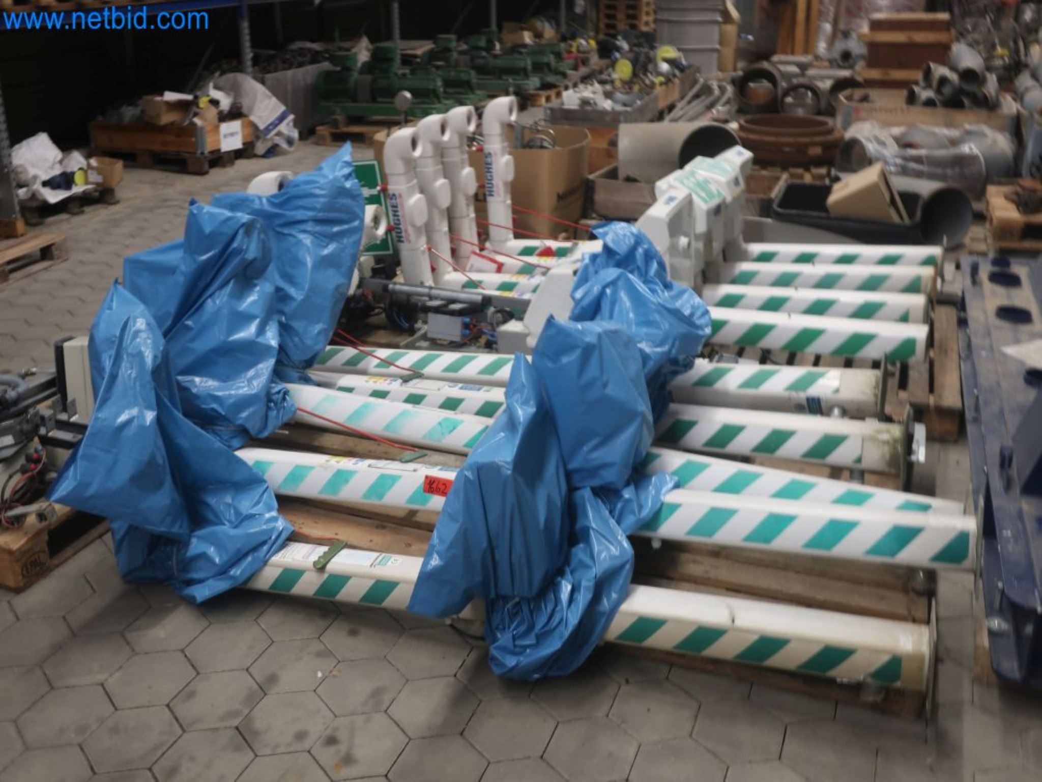 Magazinbestände, Rohöl-/Gas-Öl-/Einsatzpumpen sowie Betriebsausstattung einer Raffinerie-1