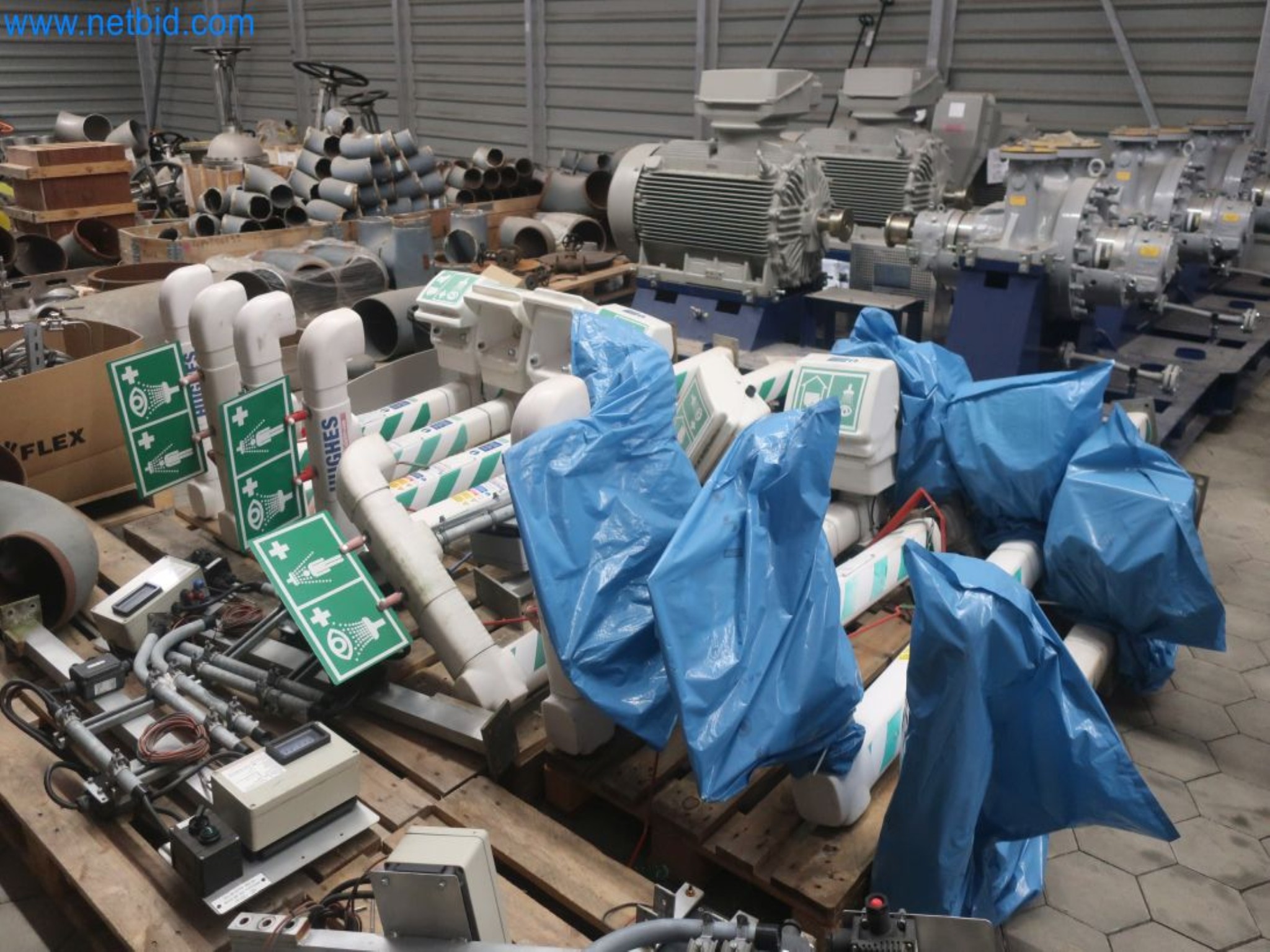 Magazinbestände, Rohöl-/Gas-Öl-/Einsatzpumpen sowie Betriebsausstattung einer Raffinerie-4