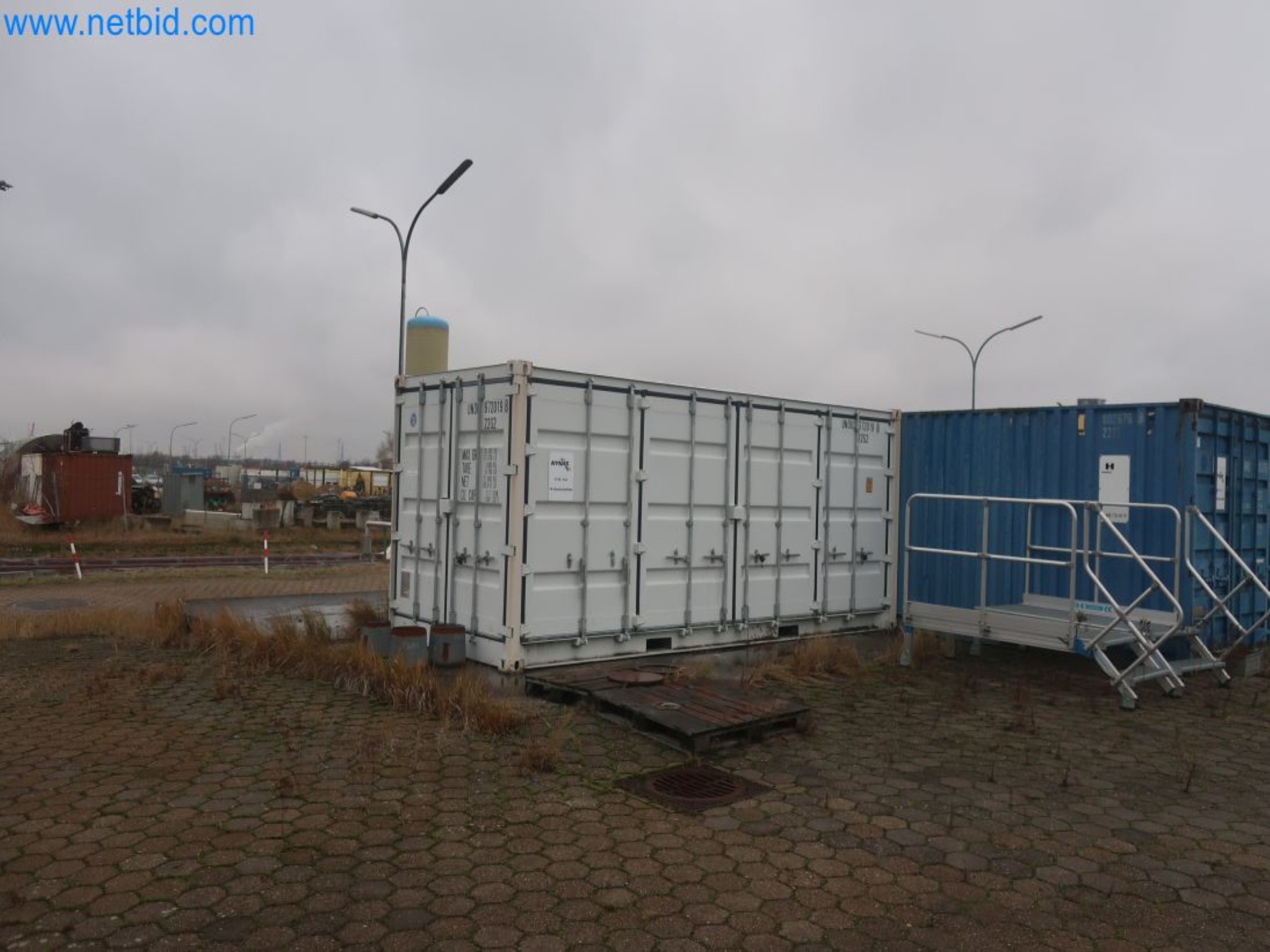 Plants for the production and storage of mineral oil products as well as input and finished products for the production of lubricants-3