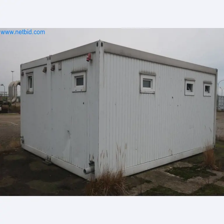 Zakłady produkcji i magazynowania mineralnych produktów olejowych, jak również surowców i produktów gotowych do produkcji smarów.-2