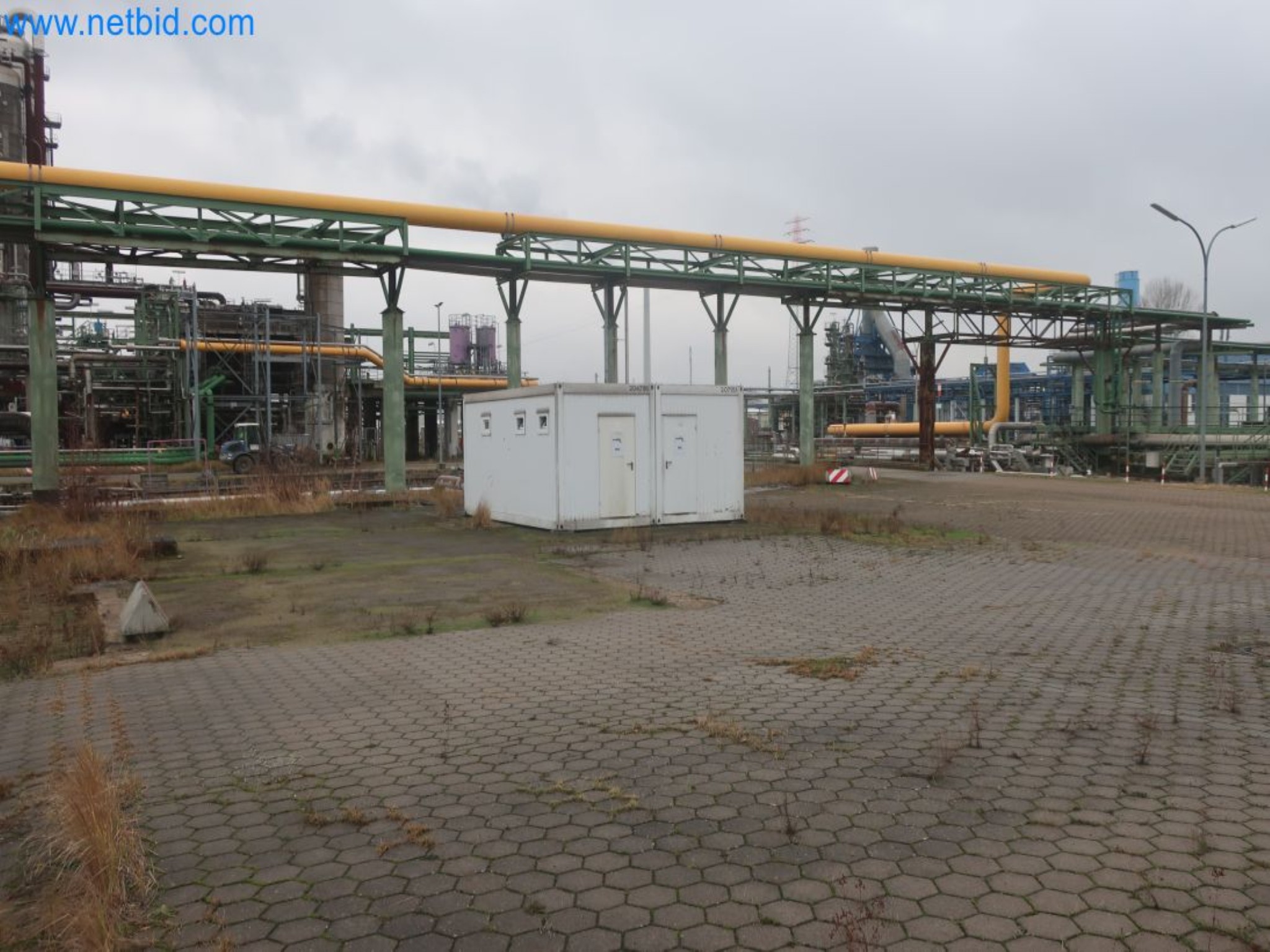 Plants for the production and storage of mineral oil products as well as input and finished products for the production of lubricants-3