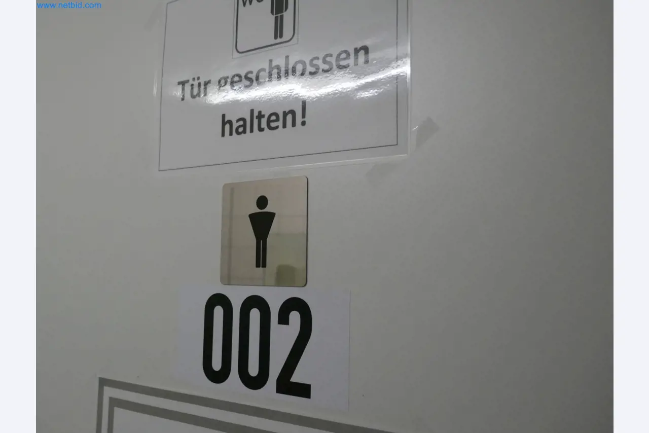 Závody na výrobu a skladování produktů z minerálních olejů, jakož i vstupů a hotových výrobků pro výrobu maziv.-8