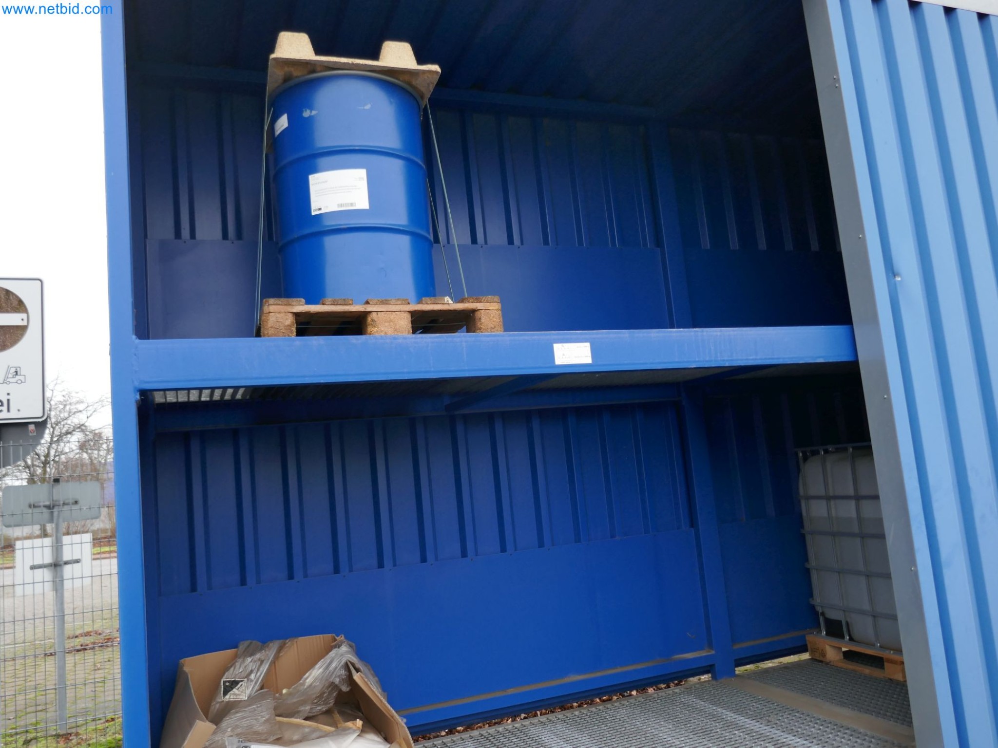 Plants for the production and storage of mineral oil products as well as input and finished products for the production of lubricants-3