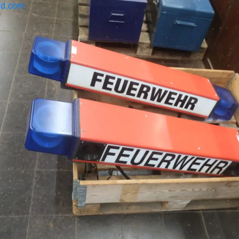 2 Feuerwehr-Signalleuchten LKE DBS2000/DBS2000/3000