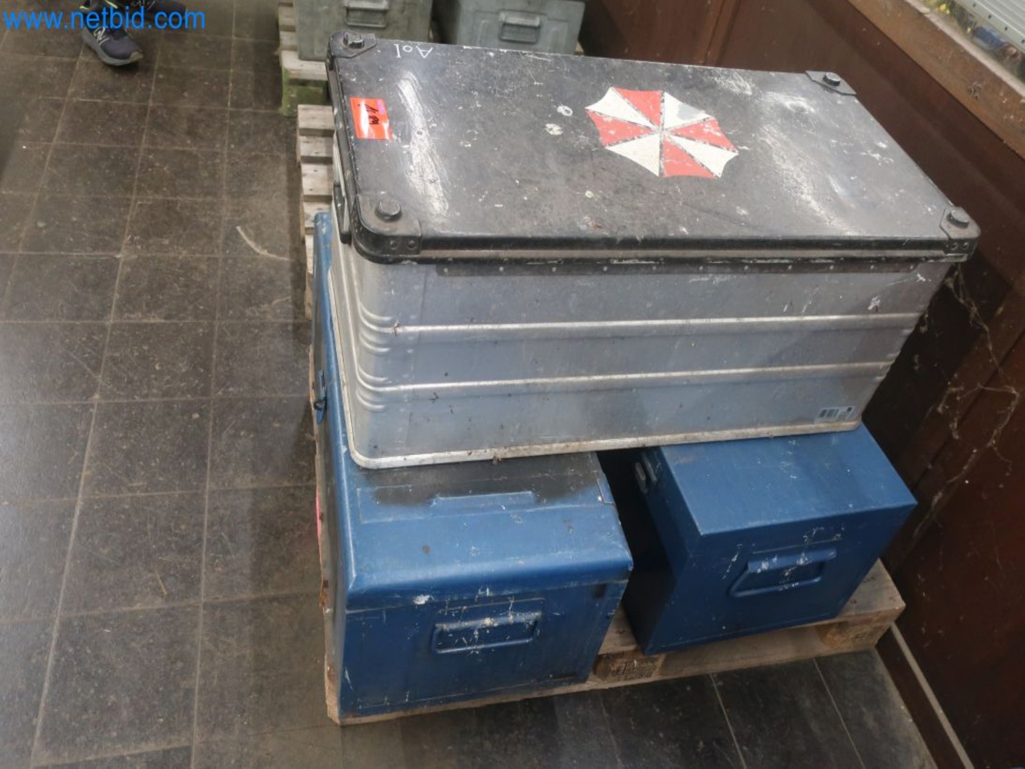 Magazinbestände, Rohöl-/Gas-Öl-/Einsatzpumpen sowie Betriebsausstattung einer Raffinerie-2