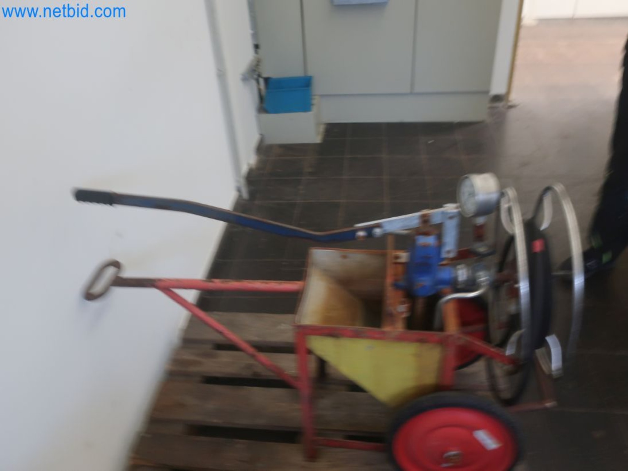 Magazinbestände, Rohöl-/Gas-Öl-/Einsatzpumpen sowie Betriebsausstattung einer Raffinerie-2