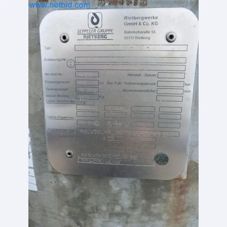 Zakłady produkcji i magazynowania mineralnych produktów olejowych, jak również surowców i produktów gotowych do produkcji smarów.-2