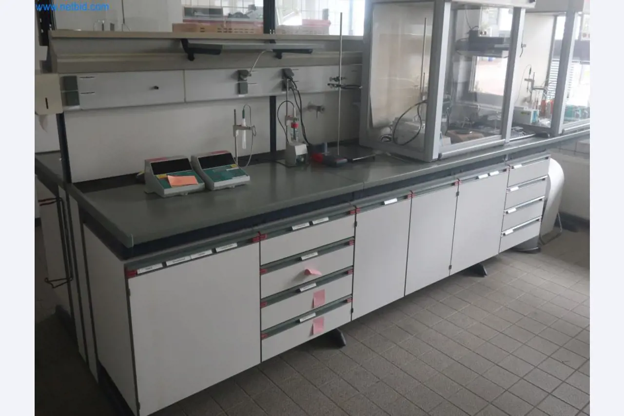 Závody na výrobu a skladování produktů z minerálních olejů, jakož i vstupů a hotových výrobků pro výrobu maziv.-5