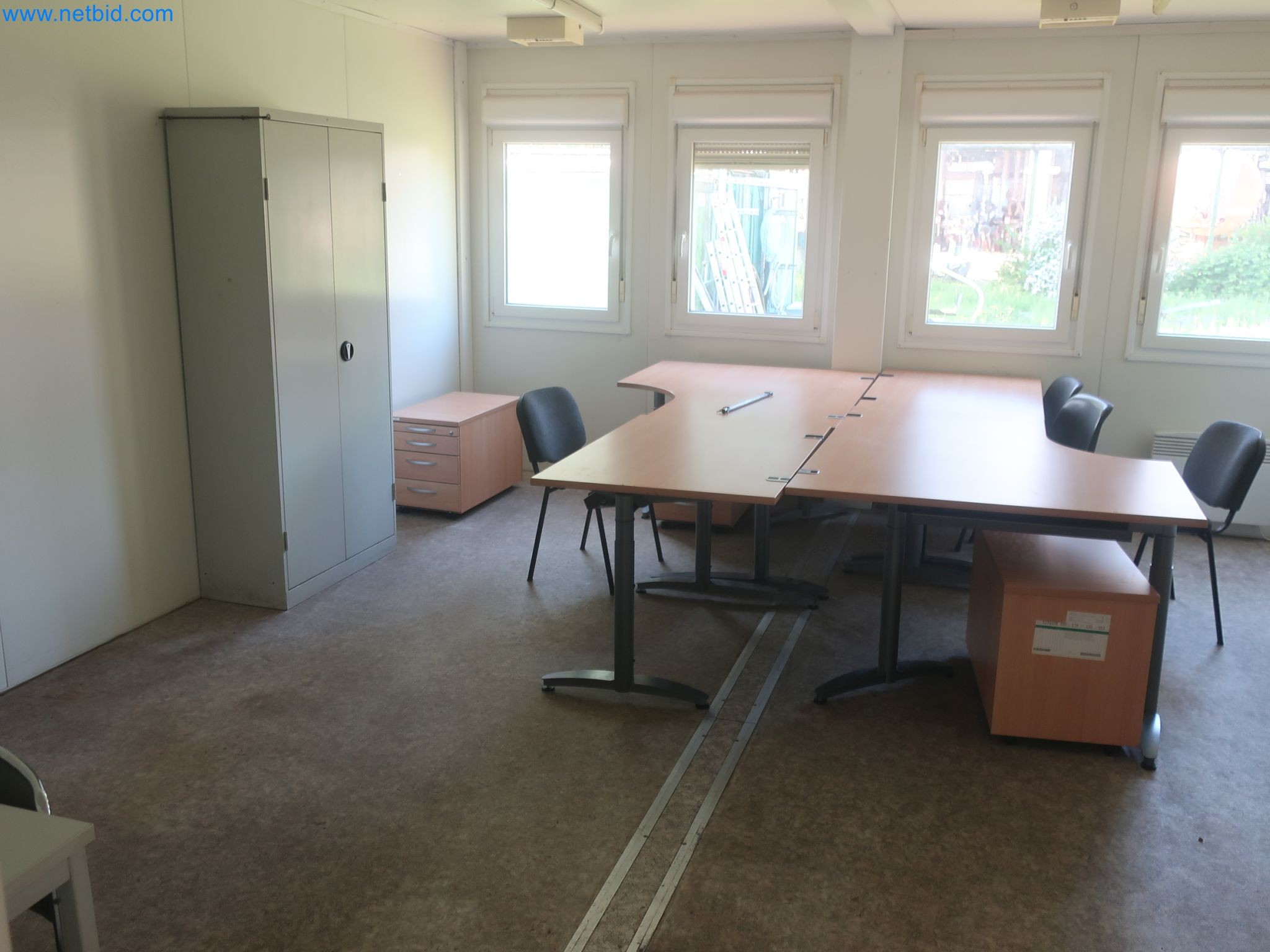 Závody na výrobu a skladování produktů z minerálních olejů, jakož i vstupů a hotových výrobků pro výrobu maziv.-8