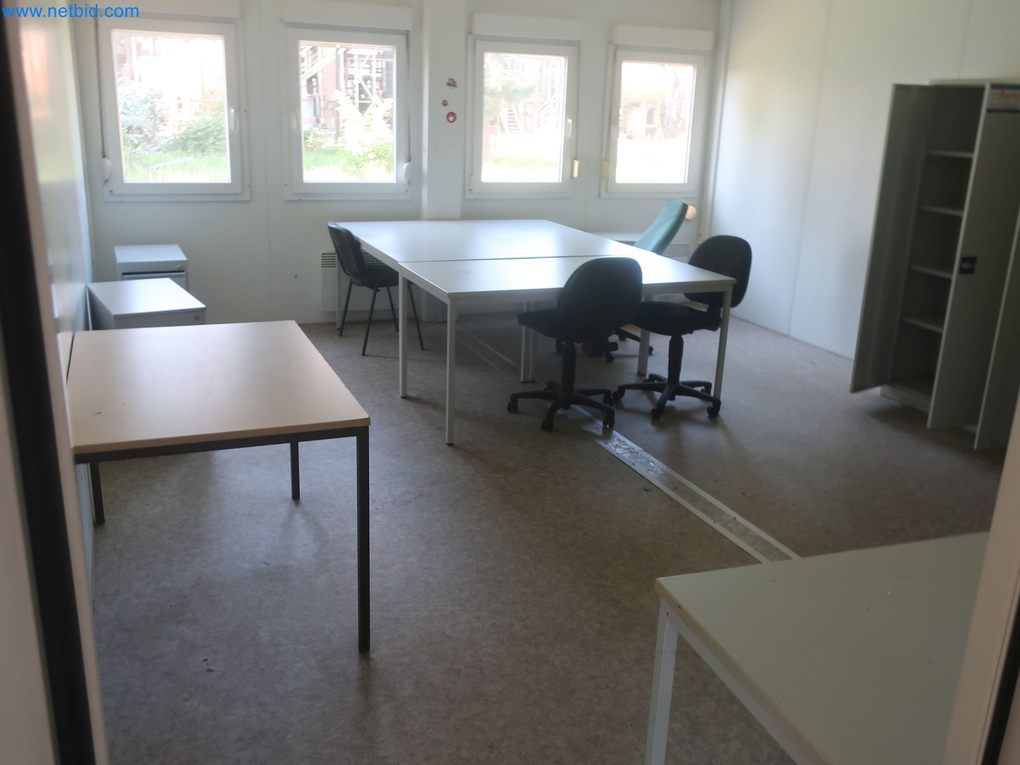 Závody na výrobu a skladování produktů z minerálních olejů, jakož i vstupů a hotových výrobků pro výrobu maziv.-9