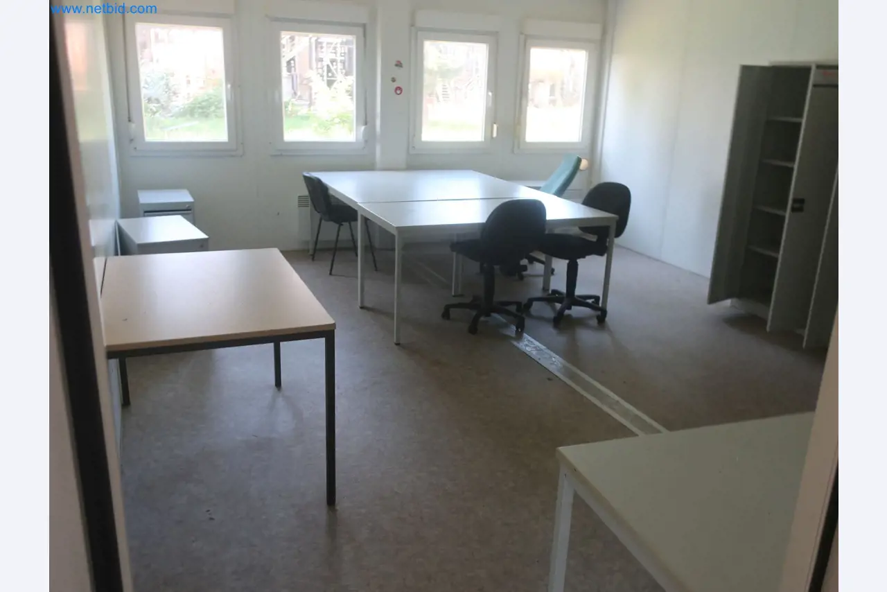 Plantas de producción y almacenamiento de productos derivados del petróleo, así como de insumos y productos acabados para la fabricación de lubricantes.-9