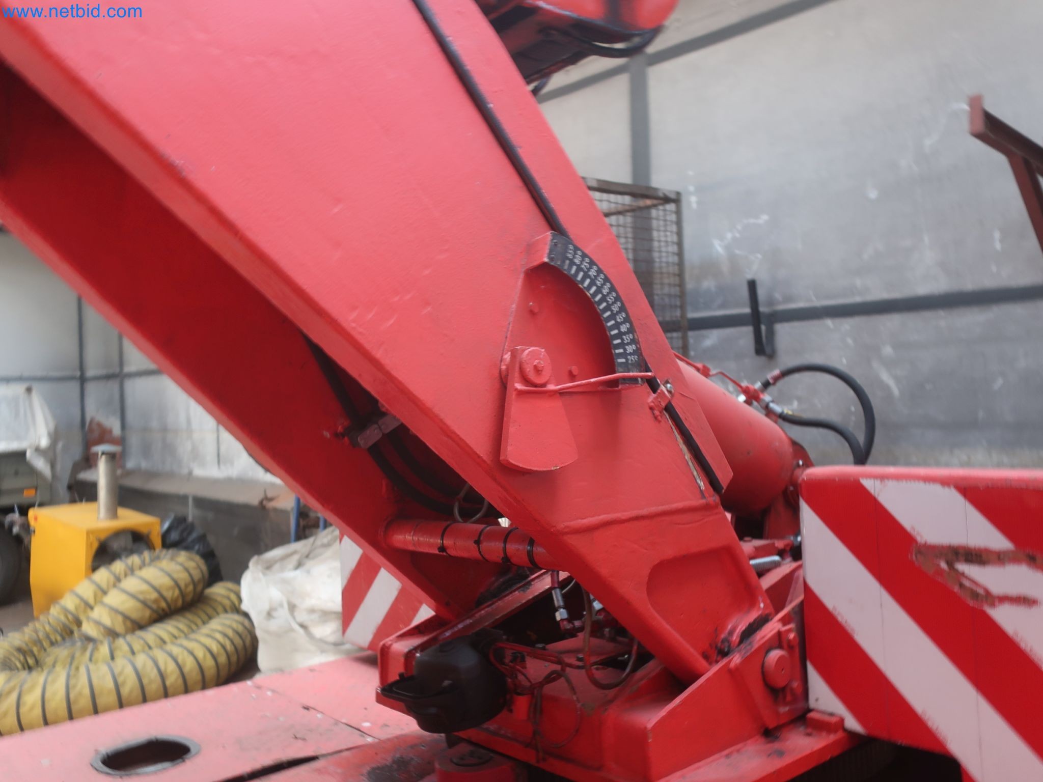 Závody na výrobu a skladování produktů z minerálních olejů, jakož i vstupů a hotových výrobků pro výrobu maziv.-4